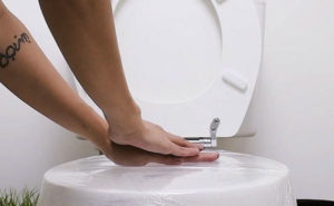 Thông cống bằng băng dính có thực sự hiệu quả